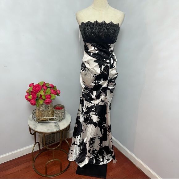 # Davids Bridal Strapless Sequined Chest Black & White Gown / Maxi Dress Size 7 - Picture 6 of 17